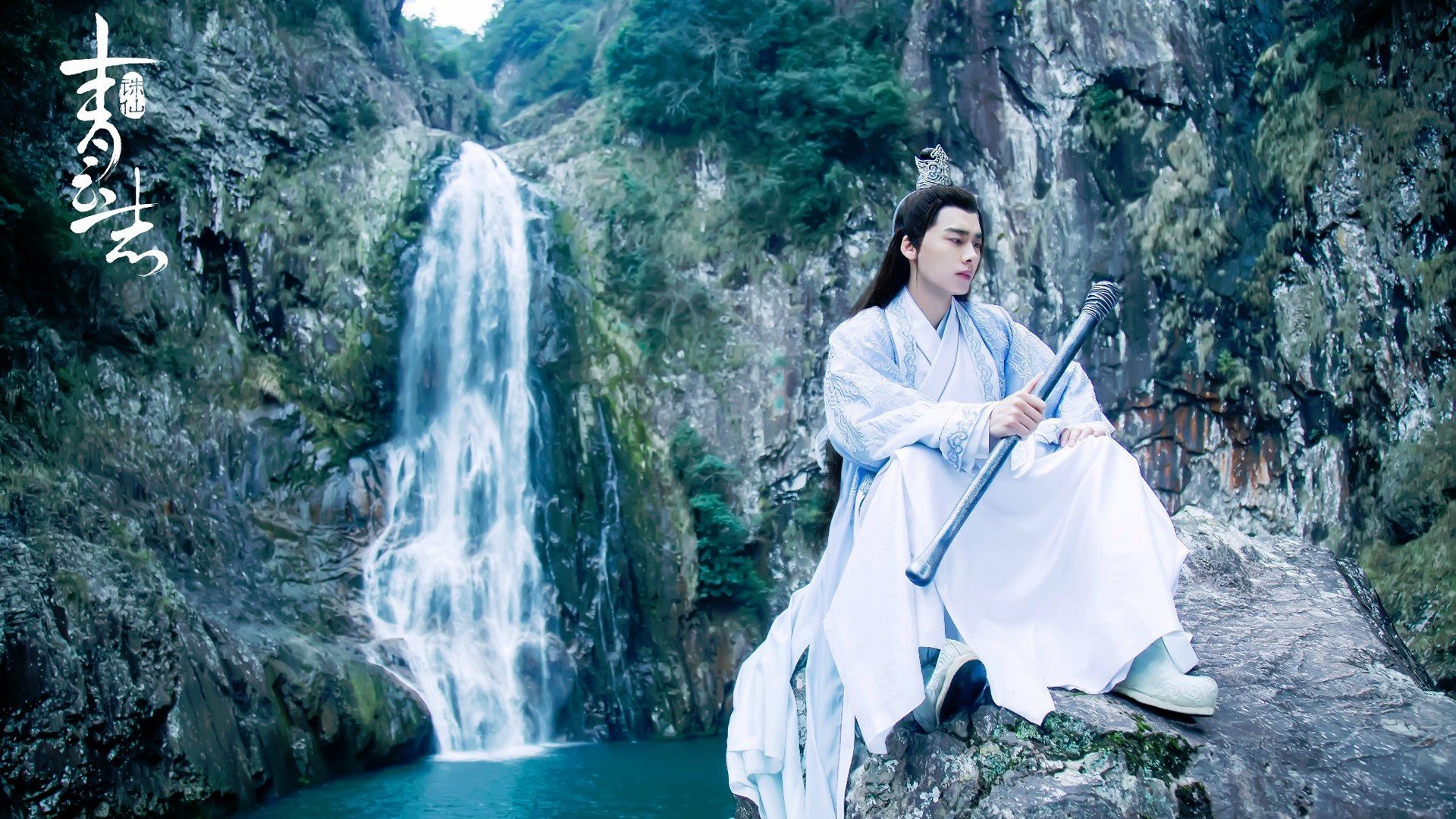 下载乐鱼体育APP-马刺在激烈的加时大战中逆转获胜，全场充满悬念！，马刺配合